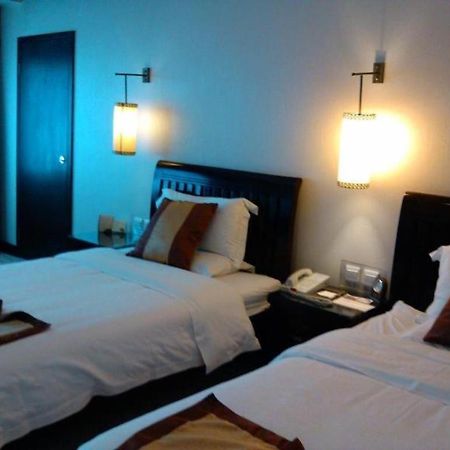 New Era Hotel Kunming Extérieur photo