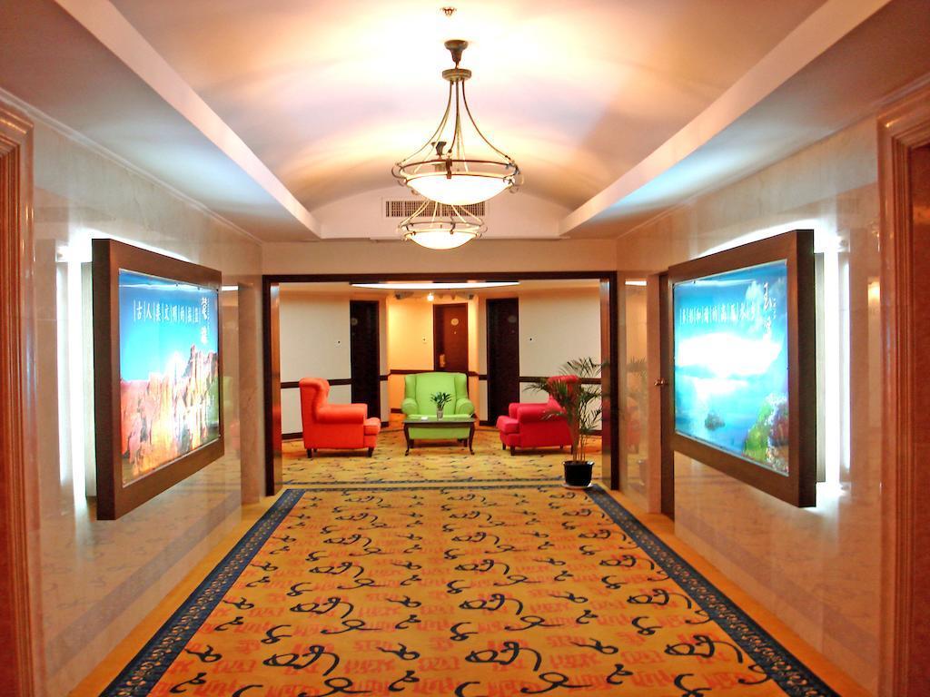 New Era Hotel Kunming Extérieur photo