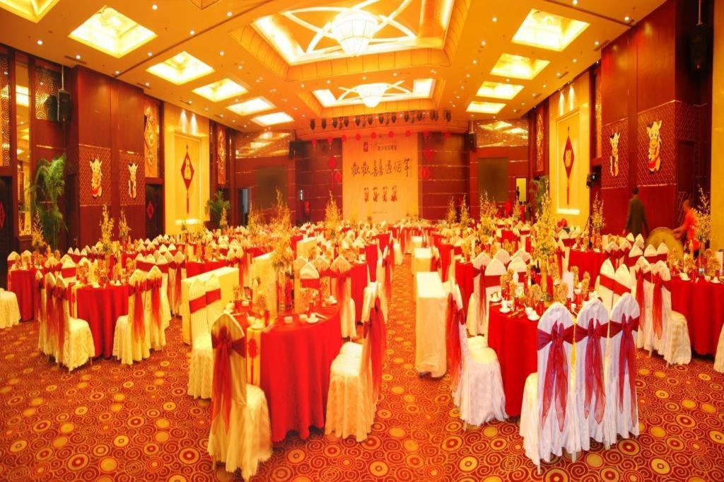 New Era Hotel Kunming Extérieur photo