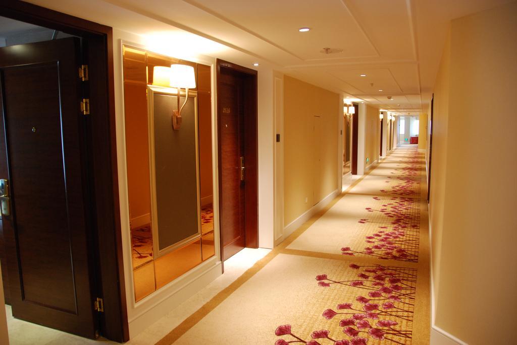 New Era Hotel Kunming Extérieur photo