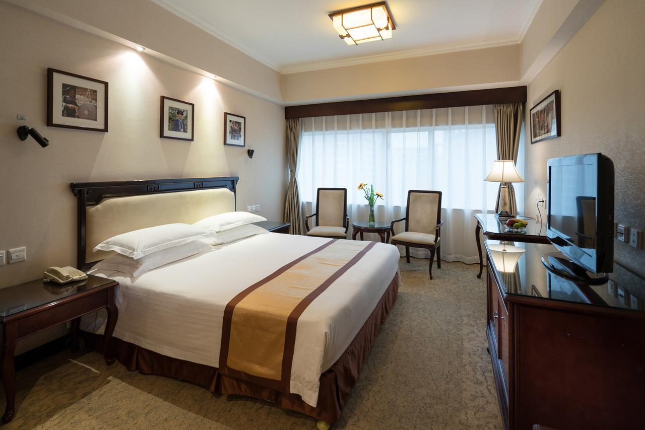 New Era Hotel Kunming Extérieur photo